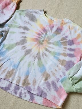 Abercrombie & Fitch Cropped Sweatshirt Women's Size M Longsleeved White Tie Dye